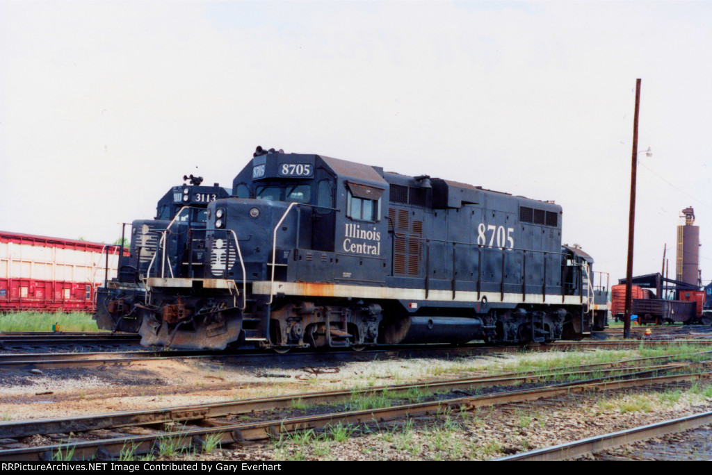 IC GP11 #8705 - Illinois Central